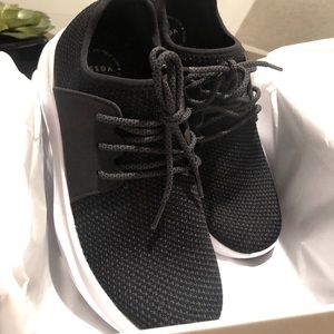 Vessi everyday waterproof sneaker size 8